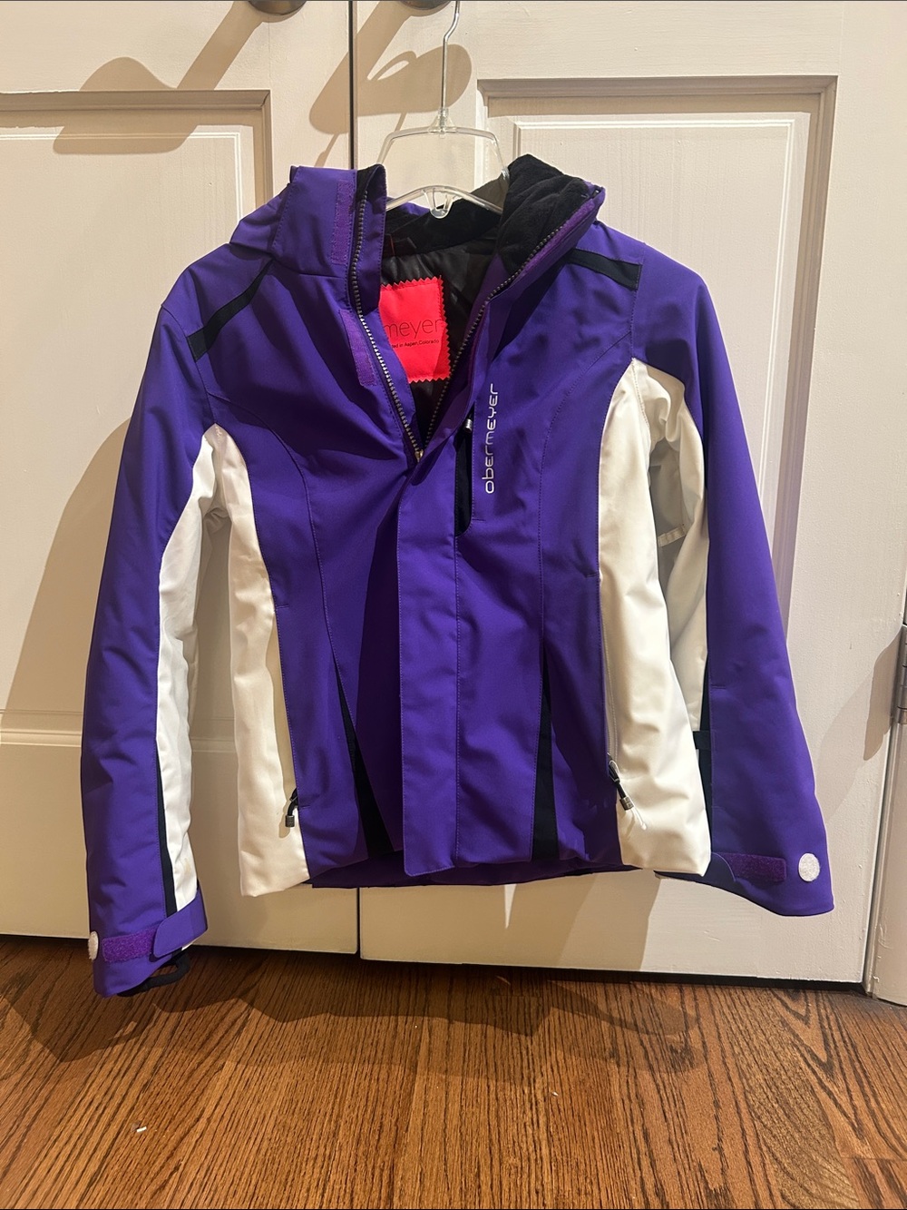 Obermeyer Purple and White Girls' Ski jacket - zippered pockets and hood